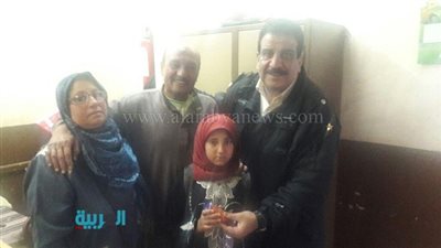 شرطة النقل تعيد طفلة تائهة لأسرتها بمحطة مترو السيدة زينب