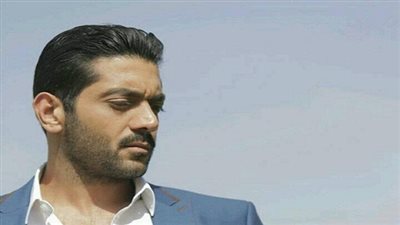 أحمد فلوكس يفتتح أول فيلم كوميدي إماراتي