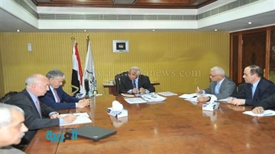 بالصور.. وزير النقل يبحث مع سفير فرنسا تمويل الخط الثالث للمترو