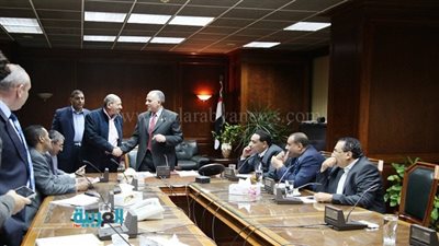 ​بالصور.. وزير الري يلتقي 10 نواب ​