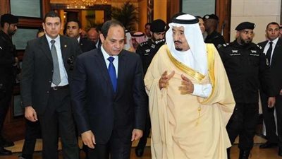 حرس الشرف يعزف السلام الوطني للسعودية