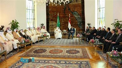 خلال لقاء موسع برئاسة الجمهورية.. السيسي يمنح خادم الحرمين قلادة النيل.. ويؤكد: العلاقات بين القاهرة والرياض تتسم بـ