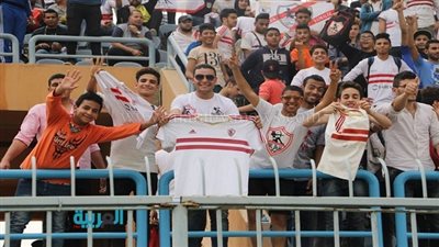 بالصور.. جماهير الزمالك تتوافد على بتروسبورت استعدادًا لـ