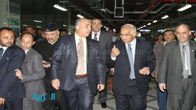 بالصور.. وزير النقل ينهي جولته بمترو الأنفاق 