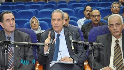 وزير التعليم يرسم مسار امتحانات نهاية العام.. الالتزام بالأجزاء الأساسية في المناهج والمواعيد المحددة.. وضع خطة لتأمين المدارس.. امتحان الطلاب المفصولين وفق نظام المنازل