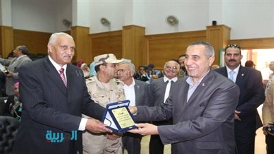 محافظ السويس يكرم 80 مسئول تعليمي في ختام أنشطة إدارة الموهوبين