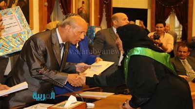 بالصور.. تكريم 31 من الأمهات المثاليات بمحافظة القاهرة
