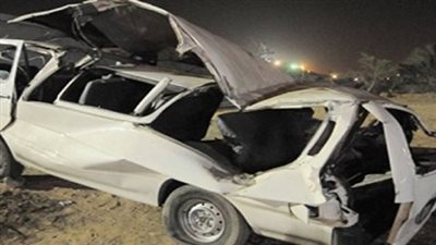 بالأسماء.. مصرع وإصابة 16 شخصًا في حادث تصادم بطريق 