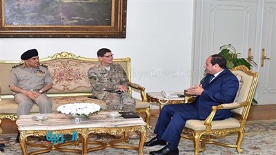 السيسي يستقبل قائد القيادة المركزية الأمريكية