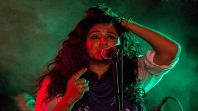 دينا الوديدي من الانطلاقة الغنائية إلى قرار 