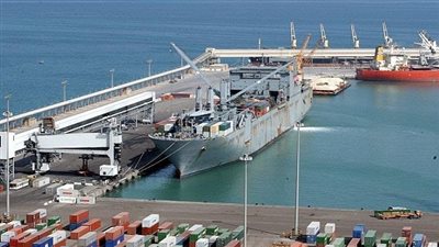 ميناء سفاجا يشهد تنفيذ مناورة إخلاء ركاب سفينة