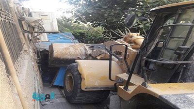 بالفيديو والصور.. محافظة القاهرة تزيل مخازن ومقاهي مخالفة بالمعادي