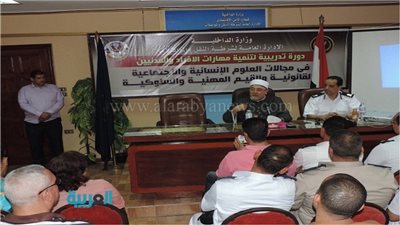 بالصور.. الداعية خالد الجندي في دورة تنمية مهارات أفراد شرطة النقل