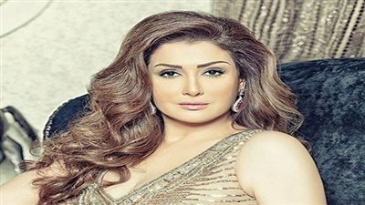 شاهد.. غادة عبد الرازق تحضر عرض 