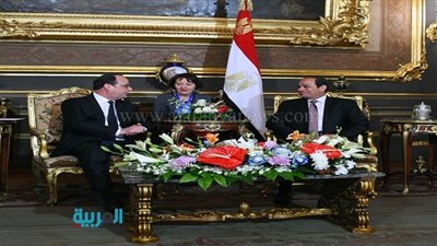 السيسي وهولاند يتفقدان قصر عابدين