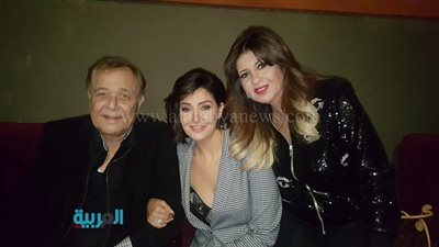 بالصور.. محمود عبد العزيز يصل العرض الخاص لـ