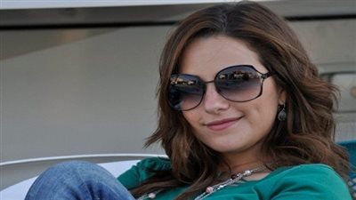 شاهد.. شيري عادل تحتفل بعيد ميلادها على 