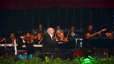 بالصور.. عمر خيرت يتألق بحفل جامعة القاهرة