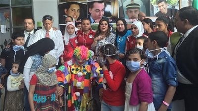 بالصور.. سحر صدقي تزور مستشفي 