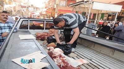 بالصور.. حملة أمنية لكشف الأغذية الفاسدة بشوارع المنيا 