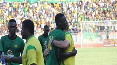 يانج أفريكانز يصل استاد برج العرب استعدادًا لمواجهة الأهلي