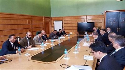 وفد الحكومة اليمنية يهدد بالانسحاب من محادثات الكويت 