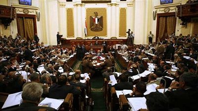 برلماني: المجلس يملك سحب الثقة من الحكومة 