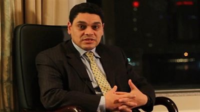 معتز عبد الفتاح: القنوات تتجاهل القوات المسلحة بسبب الإعلانات