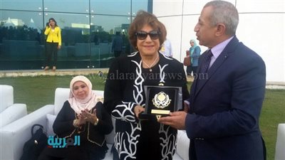 بالصور.. الأكاديمية العربية تكرم عددًا من رموز الفن خلال احتفال عيد الربيع