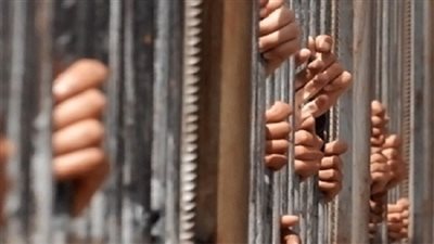 نيابة شبرا الخيمة تقرر حبس 3 نشطاء وتأمر بضبط 5 آخرين