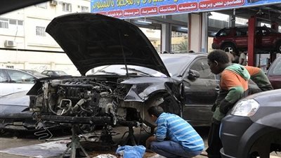 بالفيديو.. أهالي شرق مدينة نصر يصرخون من ورشة سمكرة مخالفة 