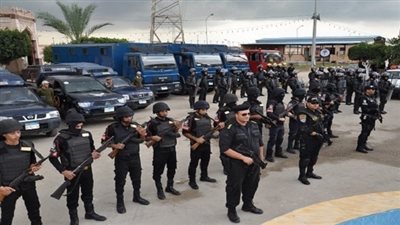 قوات أمن الجيزة تشدد الإجراءات بمحيط الكنائس