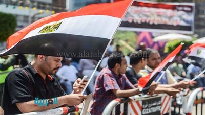 احتفالات بعيد تحرير سيناء أمام مسجد مصطفى محمود 