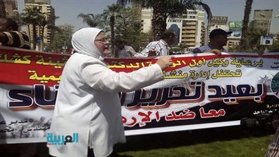 بالصور.. معركة بين 