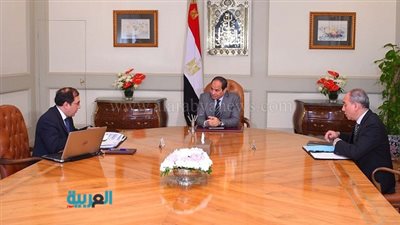 السيسي يستعرض مع وزير البترول خطة تطوير القطاع