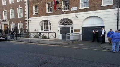 القنصلية المصرية في لندن تتابع ملابسات العثور على جثة شاب مصري