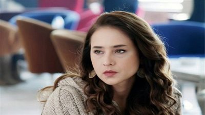 نيللي كريم تهنئ 