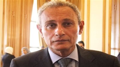 سفير مصر بلندن: الشاب المقتول يمثل نموذجًا مشرفًا لأبنائنا في الخارج