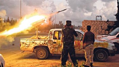 بالفيديو.. أقوى اشتباكات بين الجيش الليبي والجماعات المسلحة في بنغازي