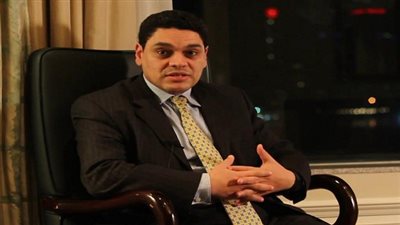 معتز عبدالفتاح عن 