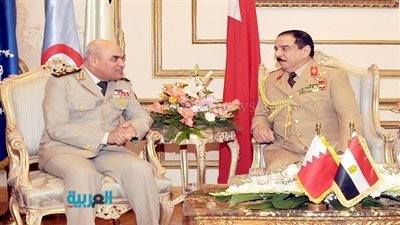 بالصور.. ملك البحرين يلتقى الفريق صدقي صبحي بمقر وزارة الدفاع