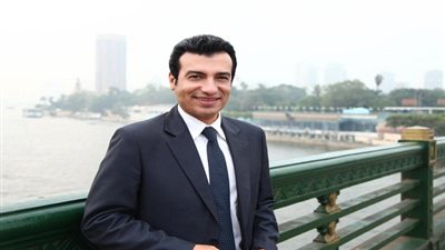 إيهاب توفيق يحتفل بشم النسيم في دولفين مول بأكتوبر