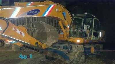 بالصور.. ضبط حفار بناء مخالف بحي العمرانية 
