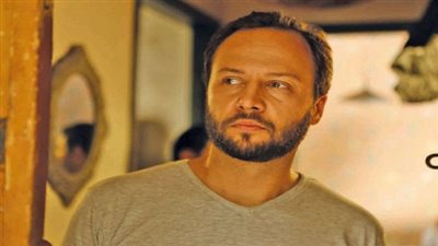 مكسيم خليل: 