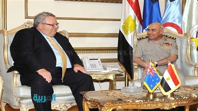 الفريق صدقي صبحي يلتقي وزير الدفاع النيوزيلندي