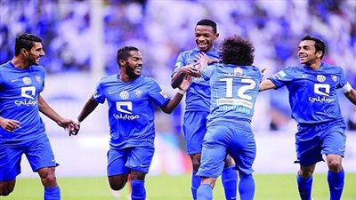 بالفيديو.. الهلال يتقدم على أهلي جدة بهدف في الشوط الأول
