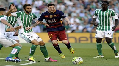 التعادل السلبي يخيم على الشوط الأول من مواجهة برشلونة أمام بيتيس