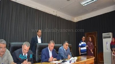 بالصور.. محافظ  كفر الشيخ يناقش شكاوى الأهالي في اللقاء الأسبوعي