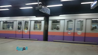 بالصور.. انتظام بحركة تقاطر المترو بمحطتي 
