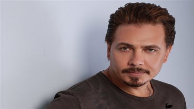 محمد رياض يطالب المجتمع الدولي بالتحرك لإنقاذ سوريا 